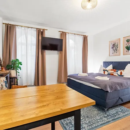 Noy'z In Der Belebten Neustadt Dresden