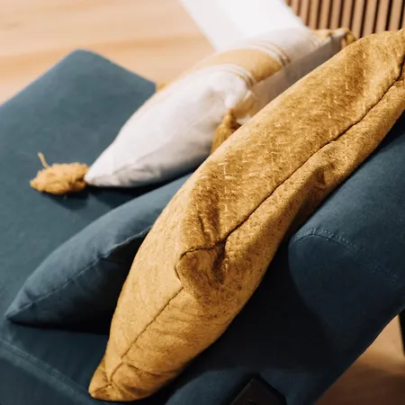 Noy'z In Der Belebten Neustadt