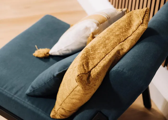 Noy'z In Der Belebten Neustadt